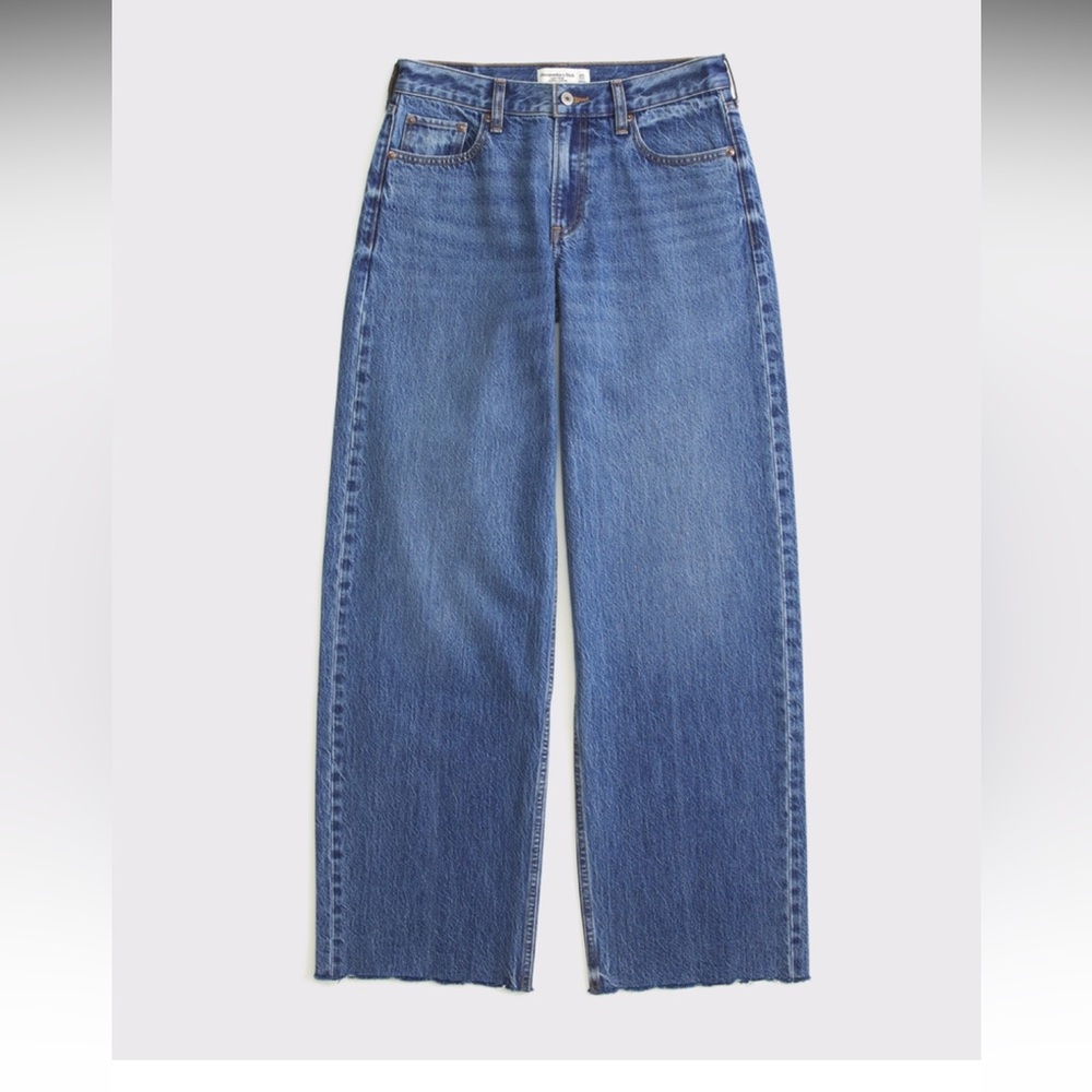 Abercrombie & Fitch Low Rise Ultra Loose Fit Jeans, 26S (28”L), Curve Love, NWT